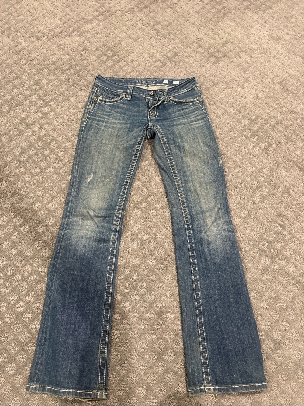 Miss Me Fleur De Lis Bootcut Jeans 💙